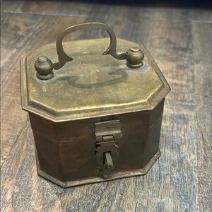 Vintage Brass Non Vented‎ Cricket Box Trinket Hinged